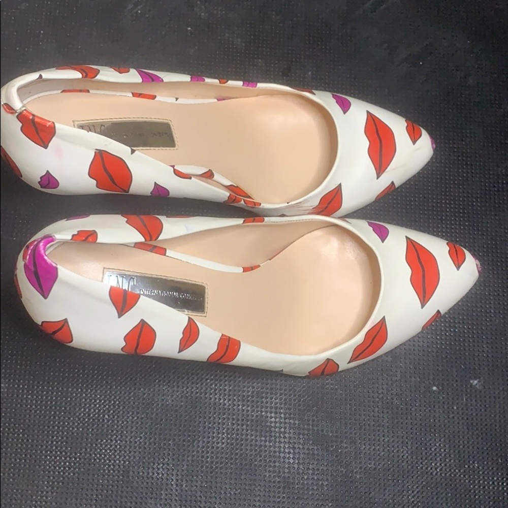 Heels - Picture 2 of 5